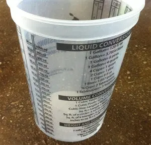 Concrete Sealer and Admix Measuring Mixing Cups 40 oz, 10/100 pack - Image 4