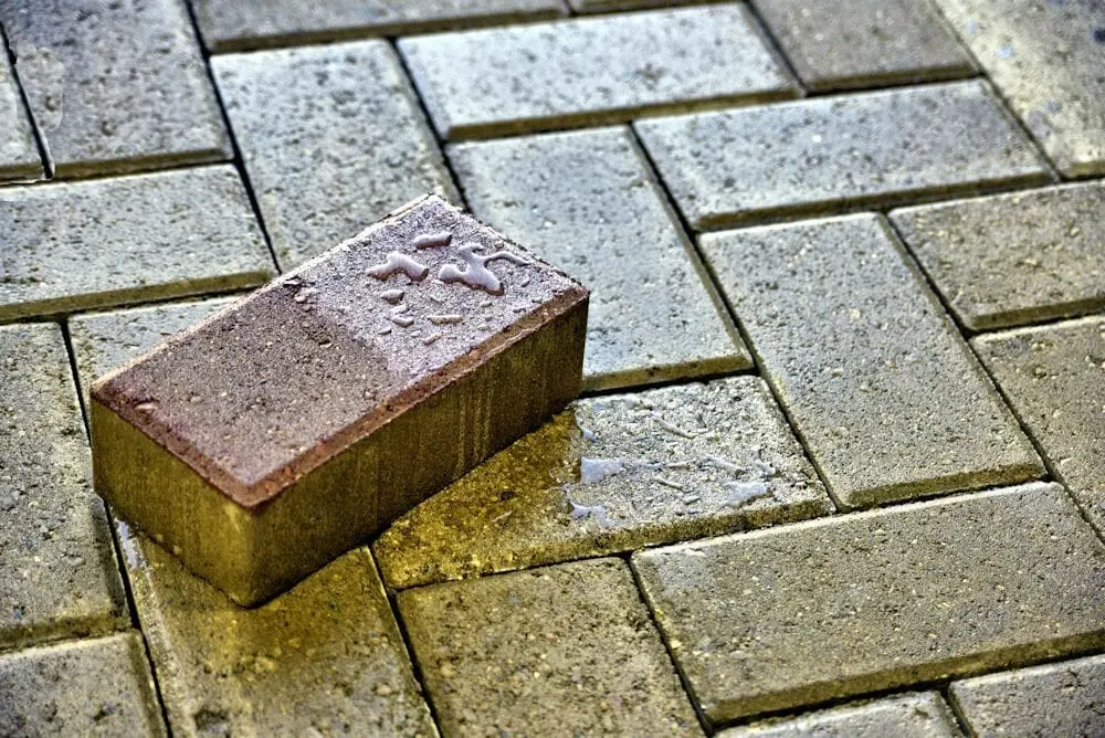 Best Outdoor Concrete and Paver Sealer - Deco D2K - Image 2