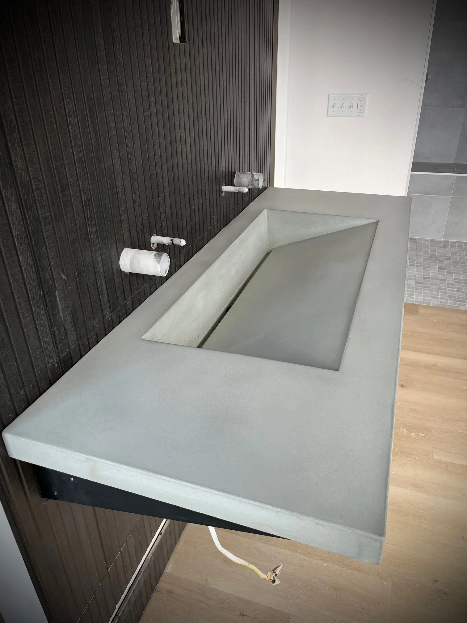 Concrete Sink Mold SDP-64 Wedge Ramp Slot Drain (36"x15.75"x6") - Image 2